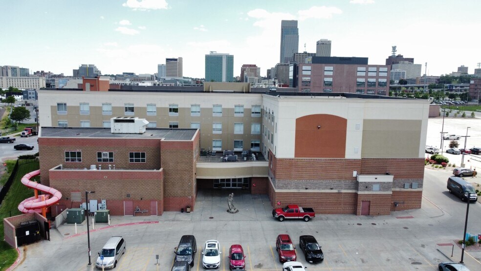 More Photos Of 1420 Cuming St, Omaha Hotel For Lease