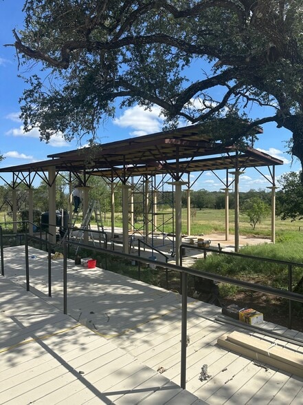 More Photos Of 9900 E State Highway 71, Spicewood Freestanding For Lease
