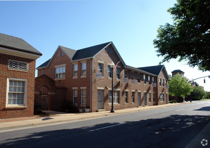 More Photos Of 9100 Church St, Manassas Office For Sale