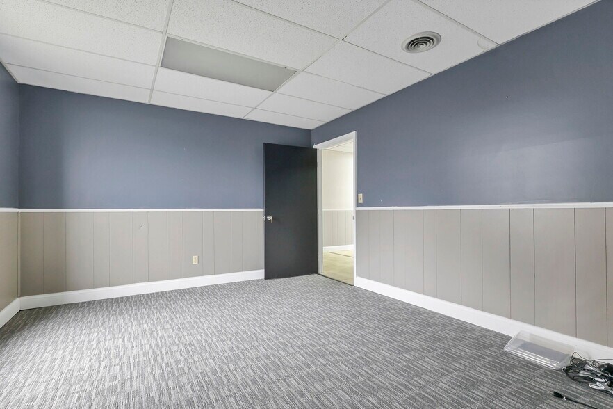 More Photos Of 2844 E River Rd, Dayton Office For Sale