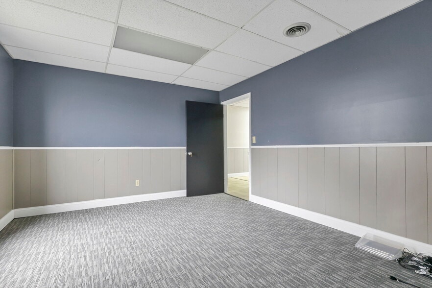 More Photos Of 2844 E River Rd, Dayton Office For Sale