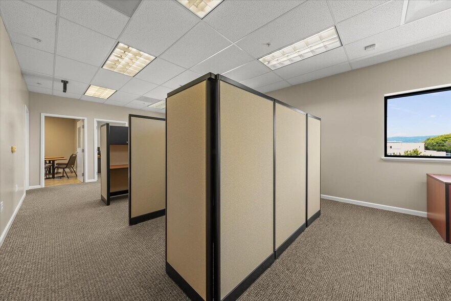 More Photos Of 125 Hangar Way, Watsonville Office For Sale