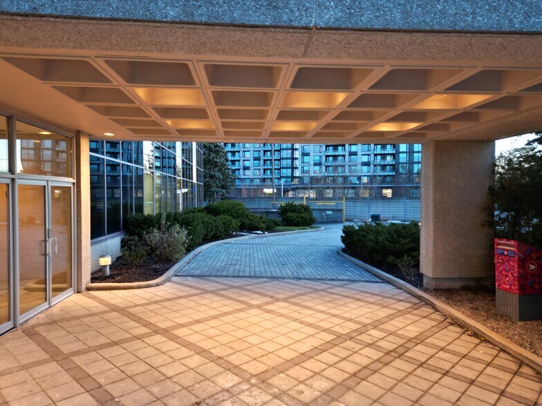 More Photos Of 1929 Russell Rd, Ottawa Medical For Sale