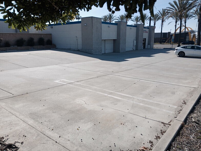 More Photos Of 1595 W Foothill Blvd, Upland Freestanding For Lease