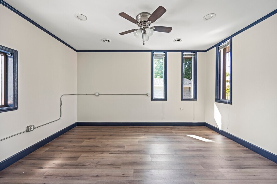 More Photos Of 518 Jefferson St, Fulton Flex For Lease