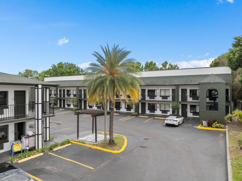 More Photos Of 3956 W Colonial Dr, Orlando Hotel For Sale