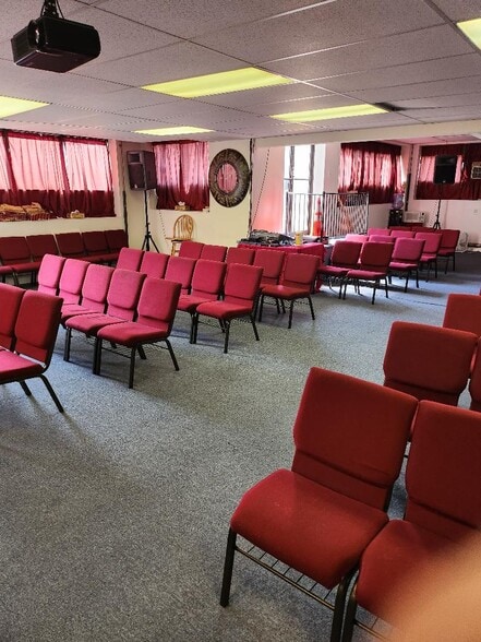 More Photos Of 5301 Harford Rd, Baltimore Office For Sale