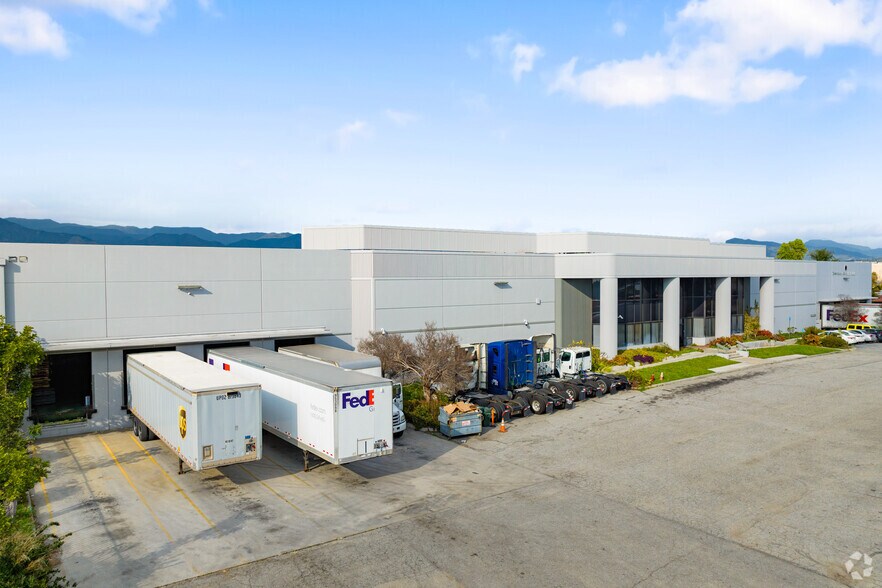 More Photos Of 15601 Cypress Ave, Irwindale Warehouse For Lease