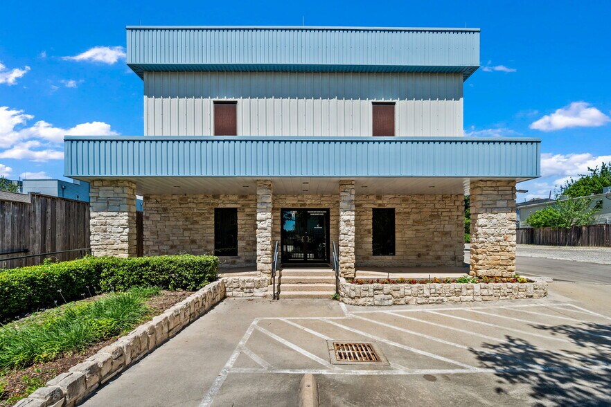 More Photos Of 901 W 18th St, Houston Warehouse For Sale