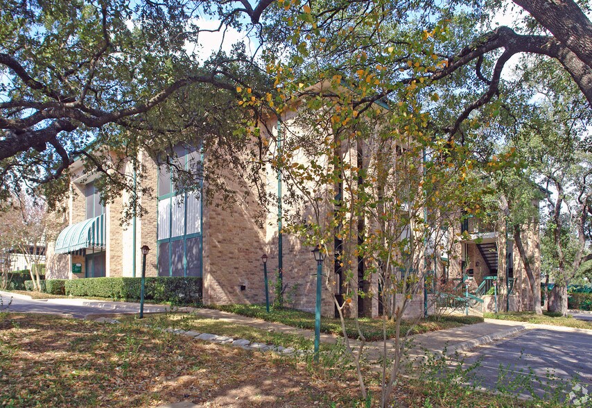 More Photos Of 3432 Greystone Dr, Austin Office For Lease