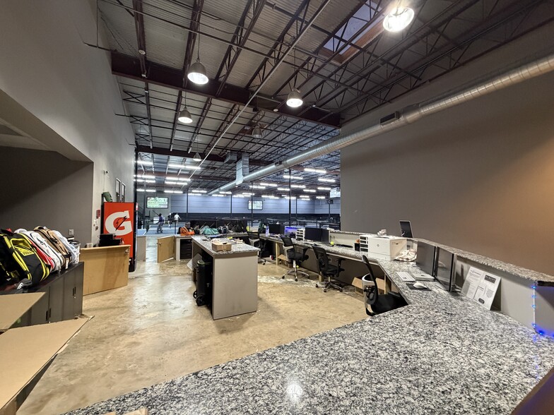 More Photos Of 295 Sawdust Rd, The Woodlands Department Store For Sale