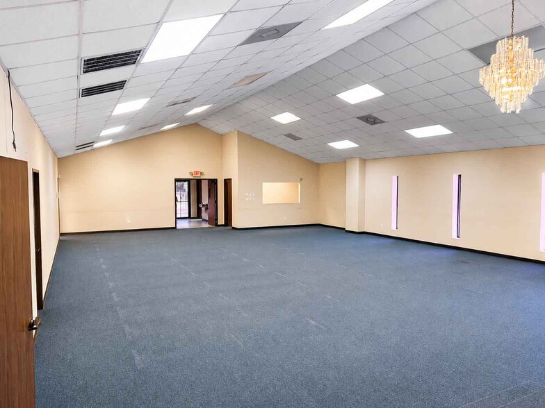 More Photos Of 3917 Wipprecht St, Houston Religious Facility For Sale