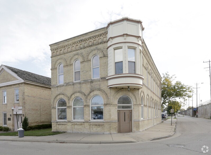 More Photos Of 1213 55th St, Kenosha Office For Lease