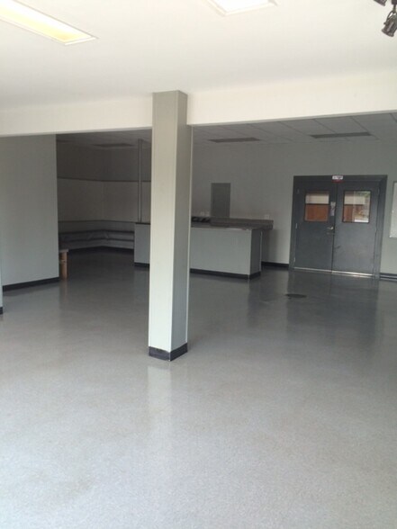 More Photos Of 4614 Rivers Ave, Charleston Service For Lease