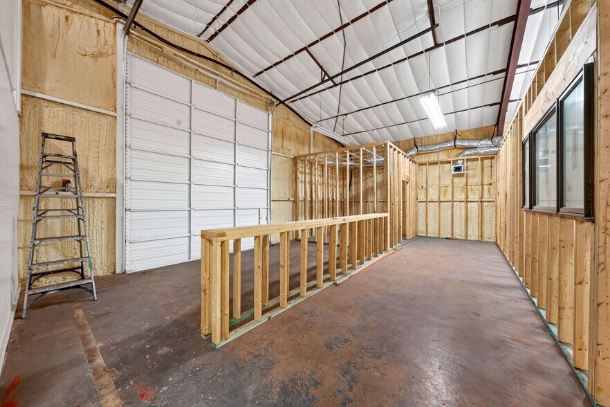 More Photos Of 4721 McCullough Ave, Olmos Park Warehouse For Lease