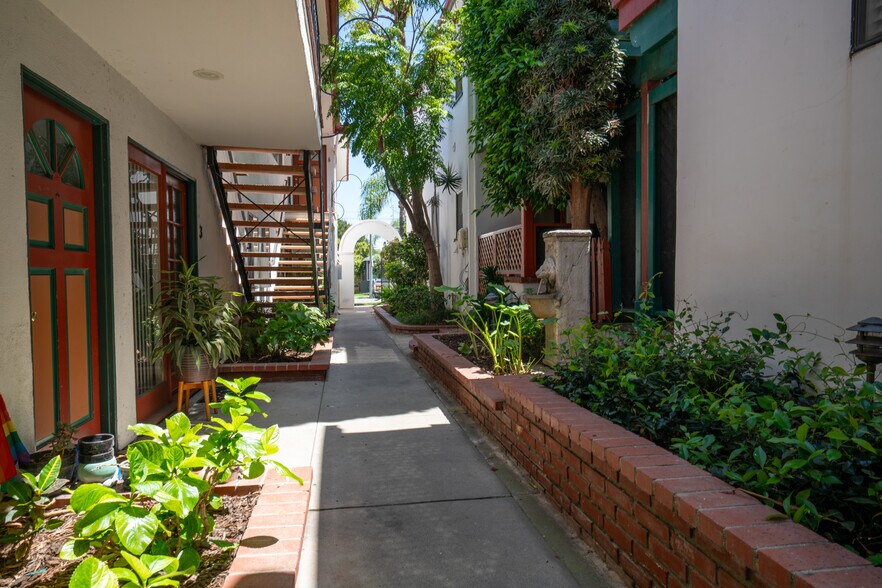 More Photos Of 825 Roswell Ave, Long Beach Apartments For Sale