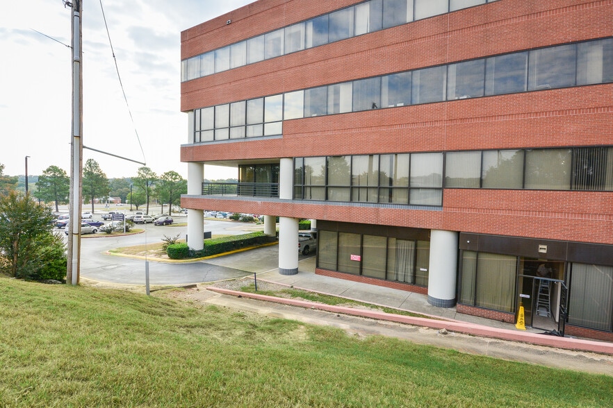 More Photos Of 1900 Malvern Ave, Hot Springs Hospital For Sale