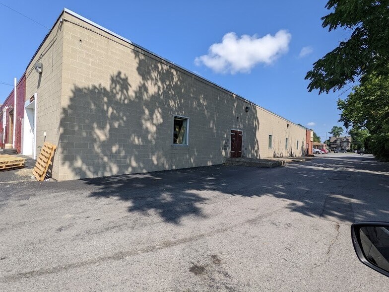 More Photos Of 412-418 E Main St, Batavia Storefront For Sale