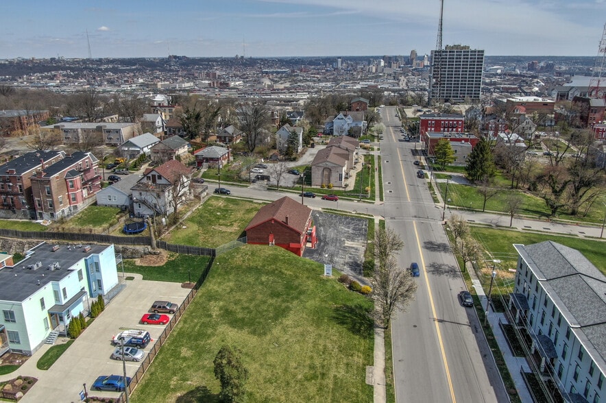 More Photos Of 2918 Price Ave, Cincinnati Office For Lease