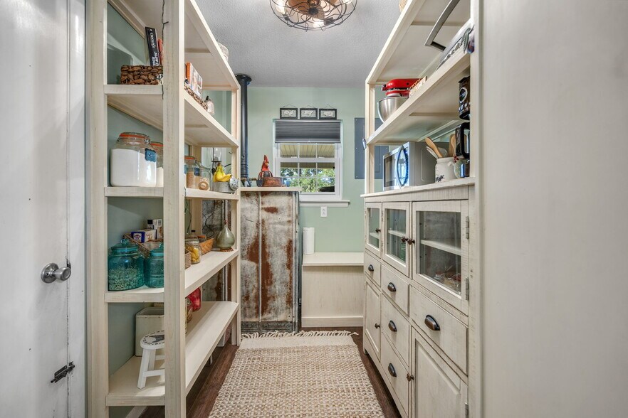 More Photos Of 695 Blue Jay Rd, Rincon General Retail For Sale
