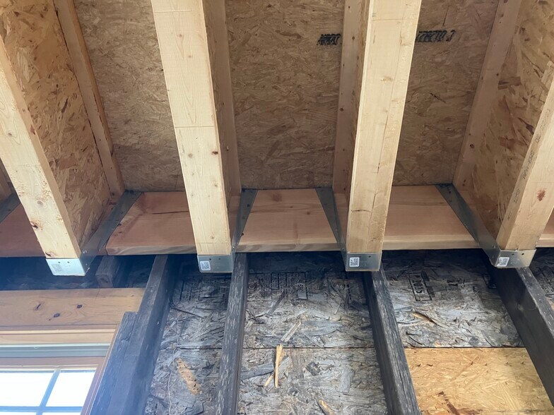 More Photos Of 2985 Mill Pl, Sauquoit Manufacturing For Sale