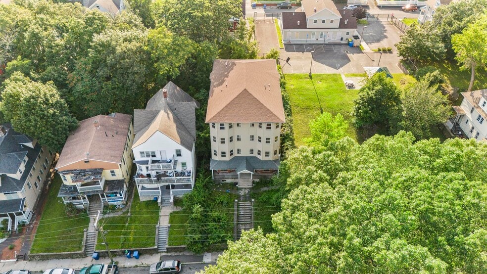 More Photos Of 365 Willow St, Waterbury Apartments For Sale