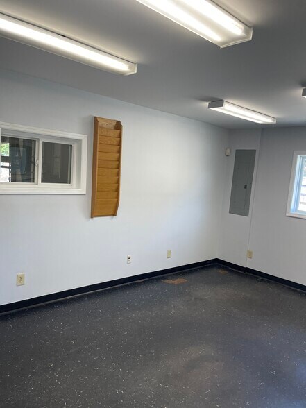More Photos Of 1478 HWY 17 North, Mt Pleasant, SC 29464, Mount Pleasant Auto Repair For Lease