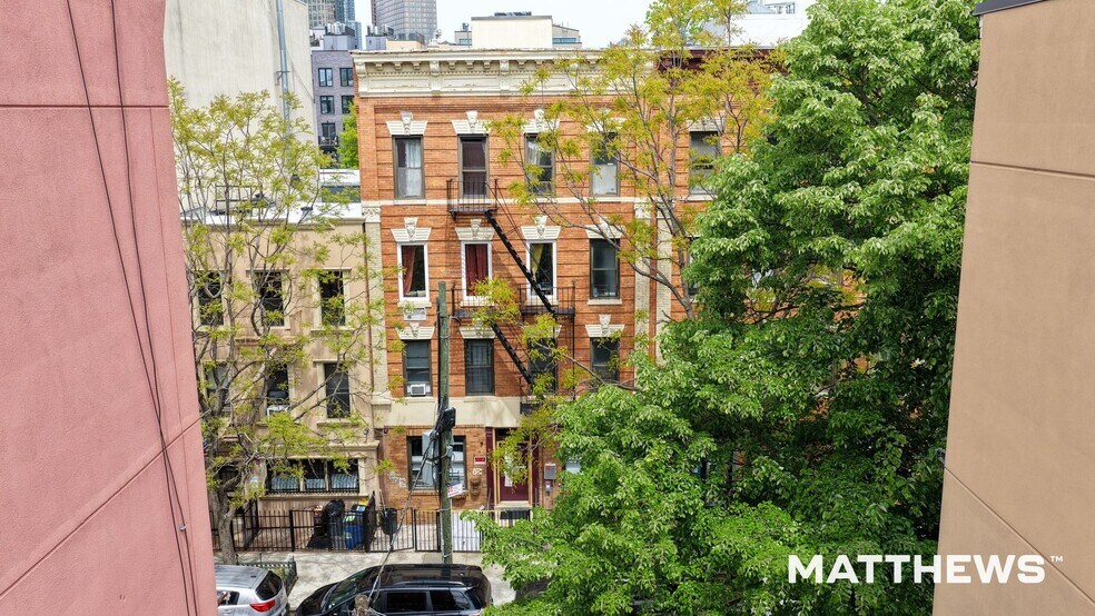 More Photos Of 155 Huron St, Brooklyn Apartments For Sale