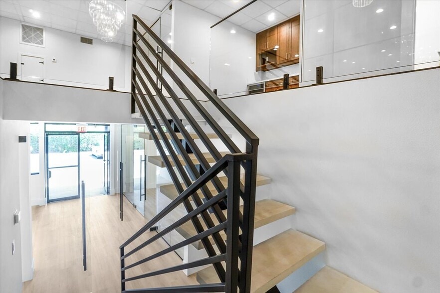 More Photos Of 1240 N Jefferson St, Anaheim Warehouse For Sale