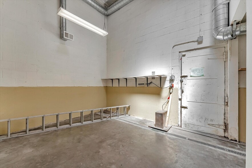 More Photos Of 1227 San Pablo Ave, Berkeley Storefront For Sale