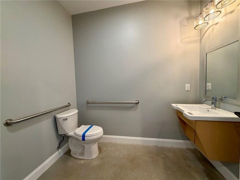 More Photos Of 1100 SW Railroad Ave, Ponchatoula Flex For Lease