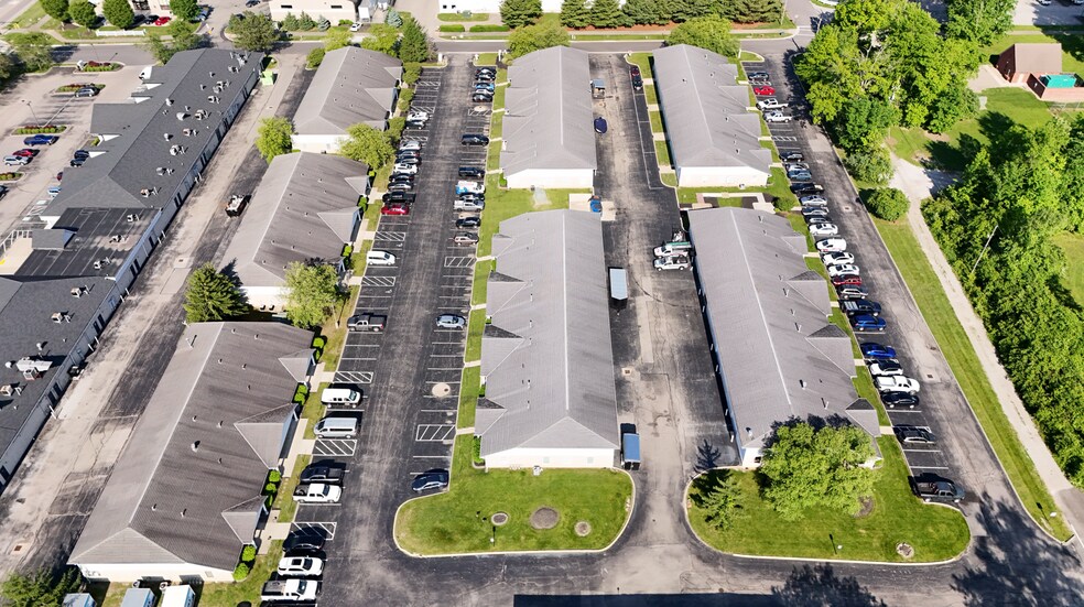 More Photos Of 10-106 Village Pointe Dr, Powell Flex For Lease