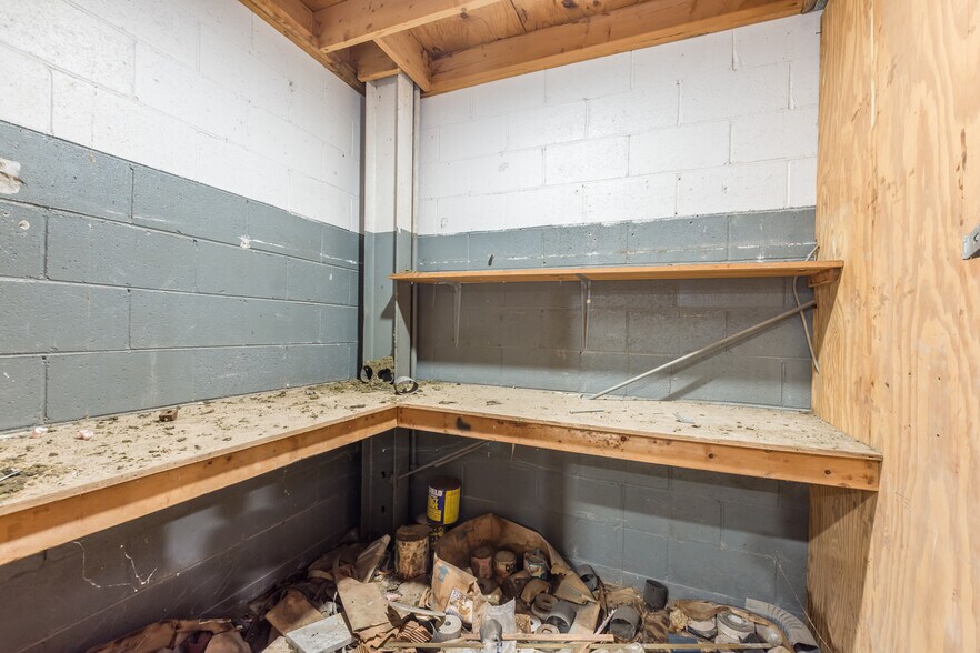 More Photos Of 8456 Newman St, Douglasville Light Manufacturing For Lease
