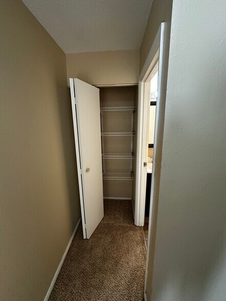 More Photos Of 125 20th Ave SW, Cedar Rapids Apartments For Sale