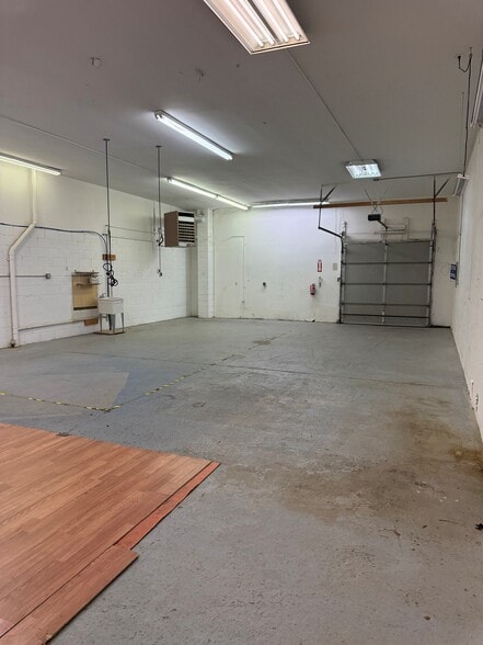 More Photos Of 5007 Industrial Rd, Wall Warehouse For Lease