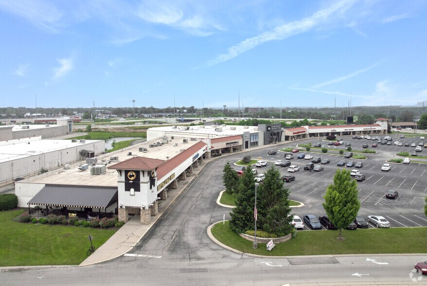 More Photos Of 8440-8540 Castleton Corner Dr, Indianapolis Storefront For Lease