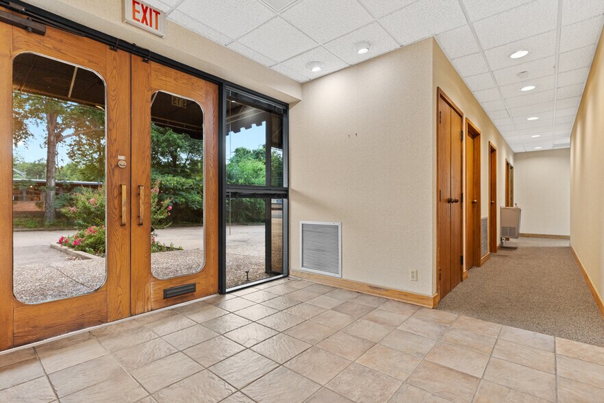 More Photos Of 915 Judson Rd, Longview Office Residential For Sale