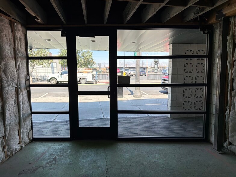 More Photos Of 1551 S Commerce St, Las Vegas Storefront For Lease