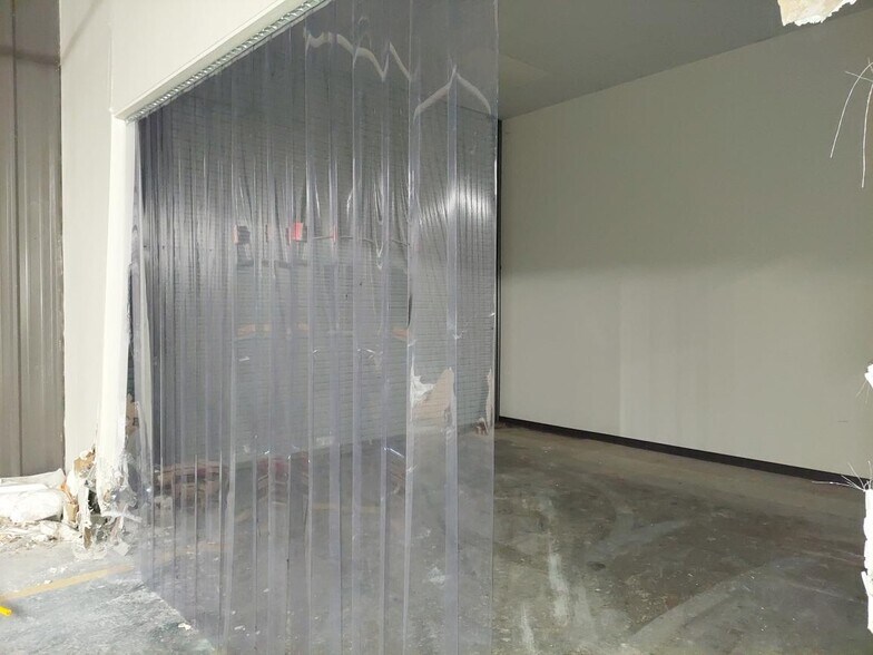 More Photos Of 5446 1st St, Katy Manufacturing For Lease