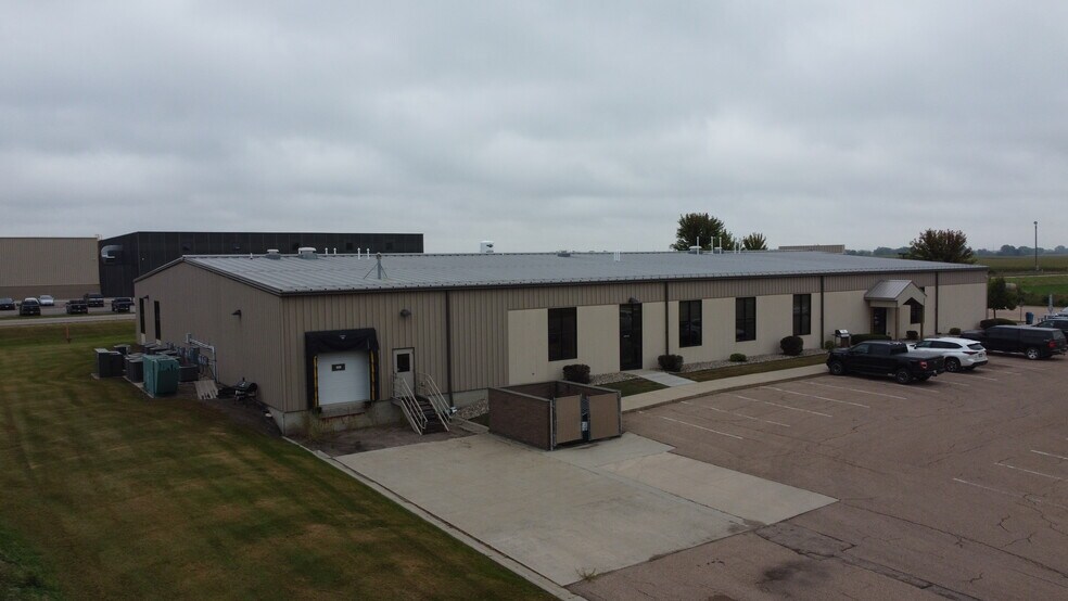 More Photos Of 1150 5th Ave SE, Hutchinson Office For Lease