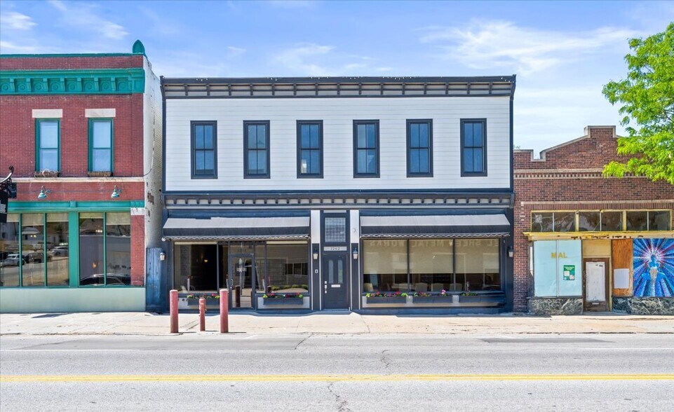 Primary Photo Of 1262 S 13th St, Omaha Storefront For Sale