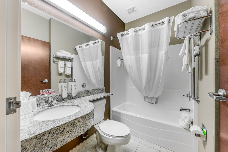 More Photos Of 20 Southland Dr, Fairmont Hotel For Sale