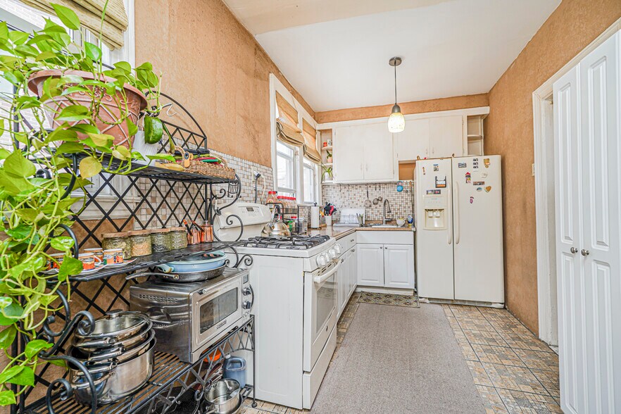 More Photos Of 237 Bay Ridge Pky, Brooklyn Apartments For Sale