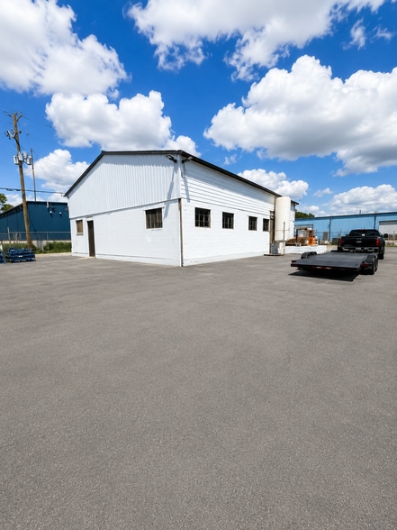 More Photos Of 3728 Airport Hwy, Birmingham Industrial For Lease
