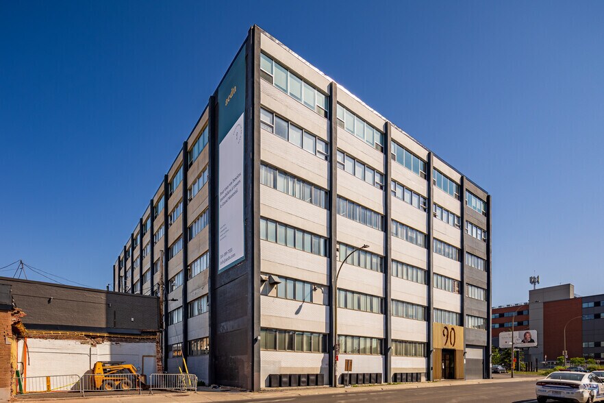 More Photos Of 90 Rue Beaubien O, Montréal Loft Creative Space For Lease