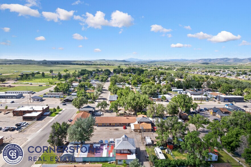 More Photos Of 628 E Richards St, Douglas Hotel For Sale