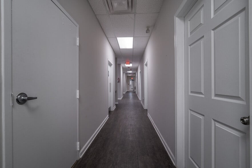 More Photos Of 2370 Justin Trl, Alpharetta Light Manufacturing For Sale