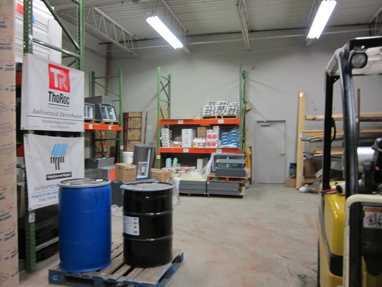 More Photos Of 15 Little Brook Ln, Newburgh Warehouse For Lease