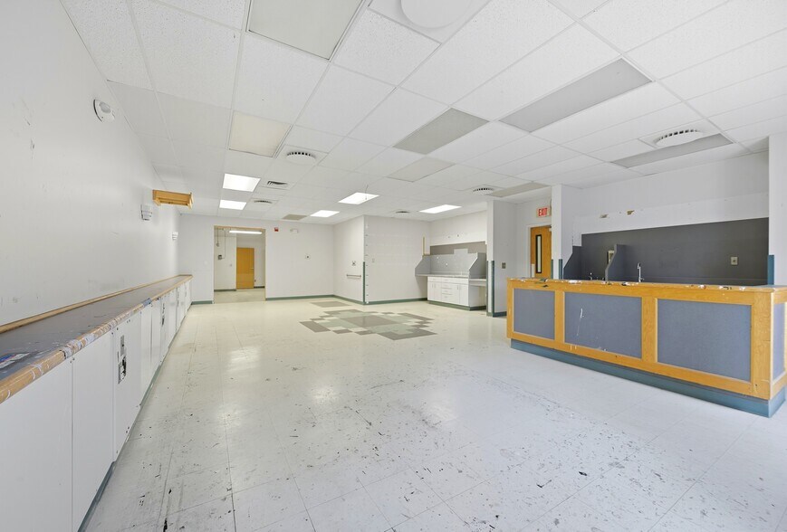 More Photos Of 508-514 Canterbury Rd, Kings Mountain Flex For Sale