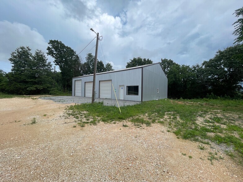 More Photos Of 6906 62/412 Highway, Viola Auto Repair For Sale